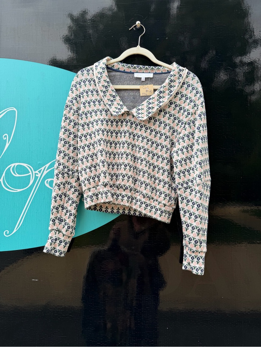 Cropped Patterned Collared Sweater - Cream & Navy